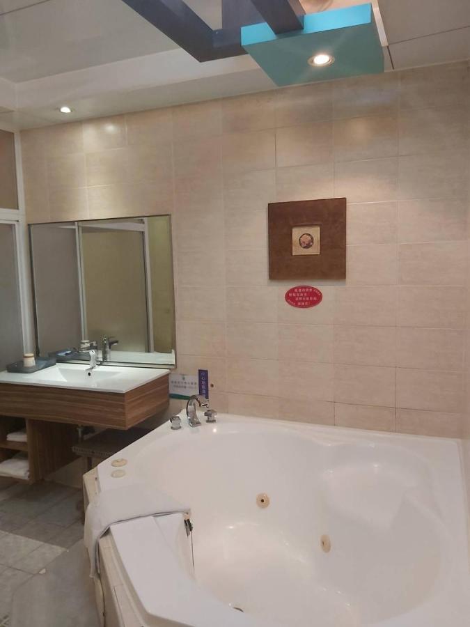 CHATEAU MOTEL  Kaohsiung Extérieur photo