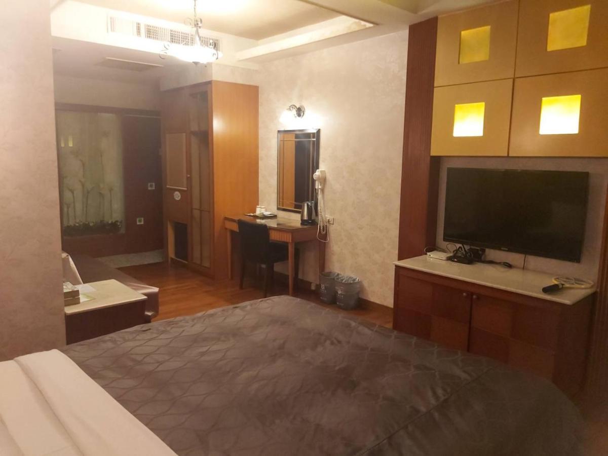 CHATEAU MOTEL  Kaohsiung Extérieur photo